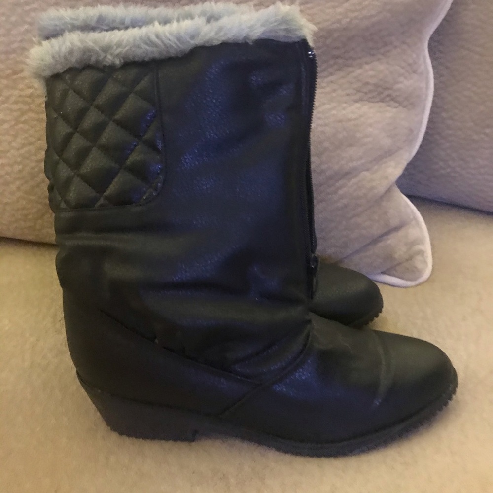 Brand new ladies size 7 wide boots